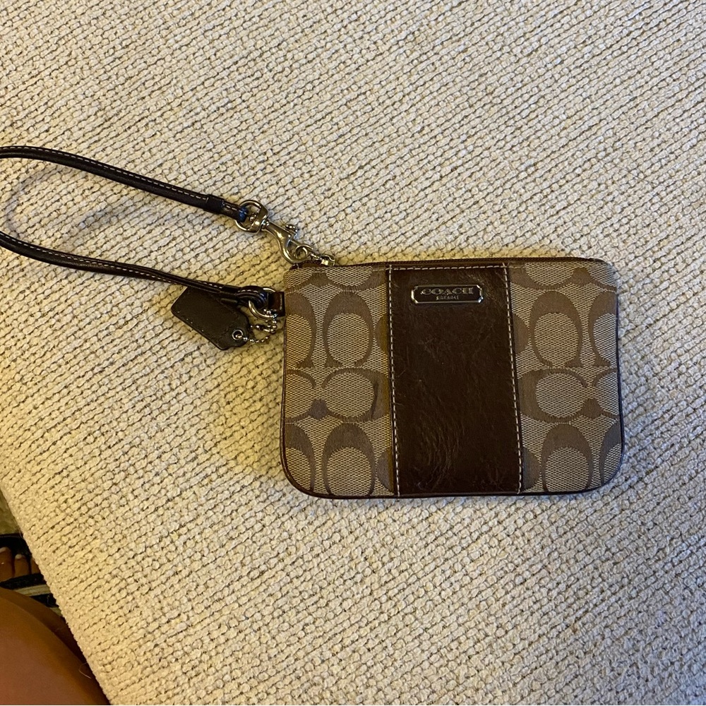 coach wristlet wallet
